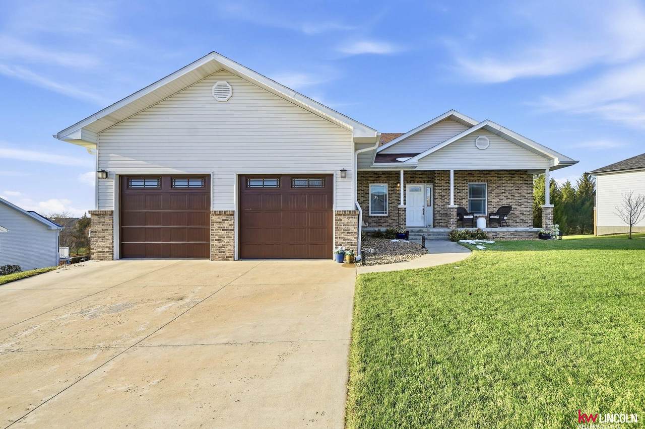 907 25th Street - Photo 1