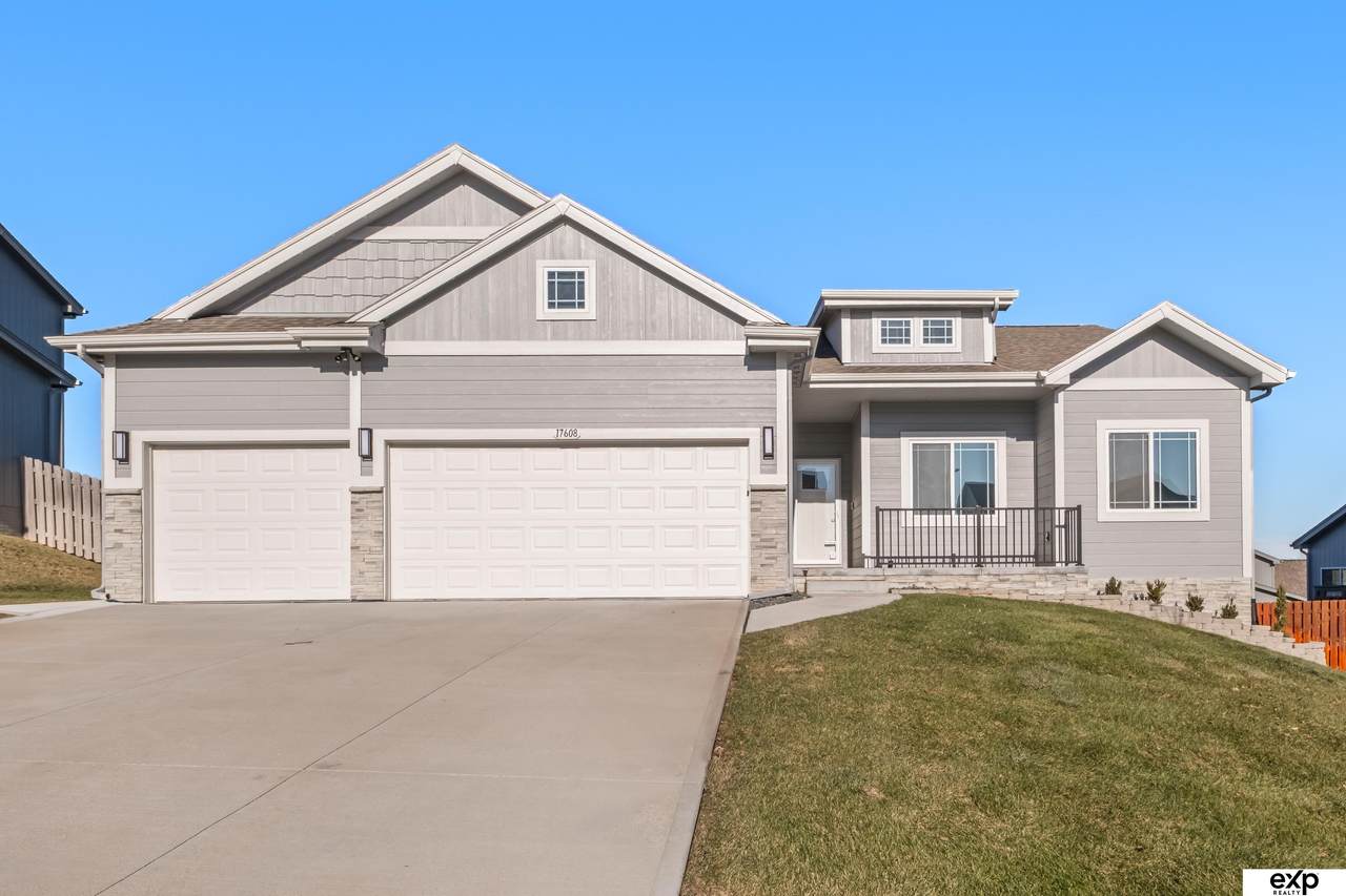 17608 Palisades Drive - Photo 1