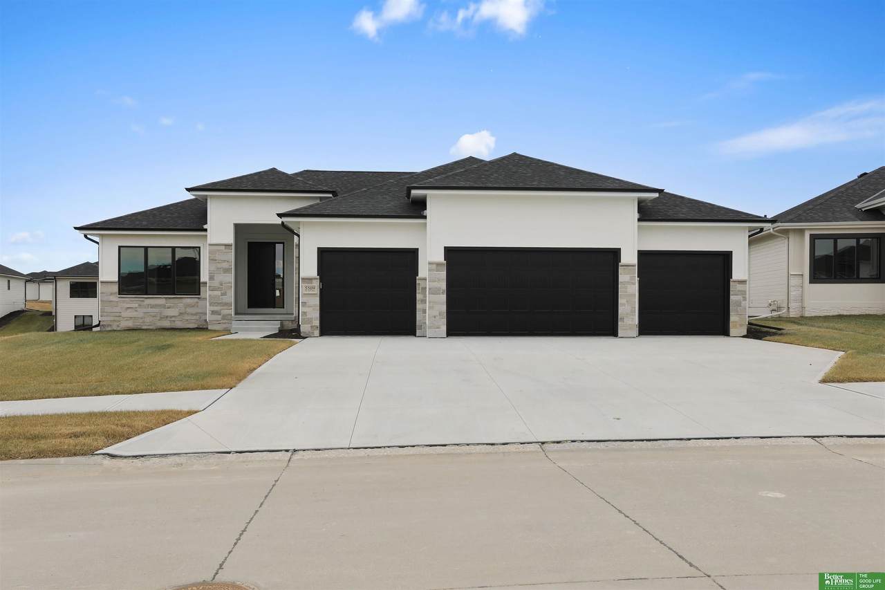5509 212th Avenue - Photo 1