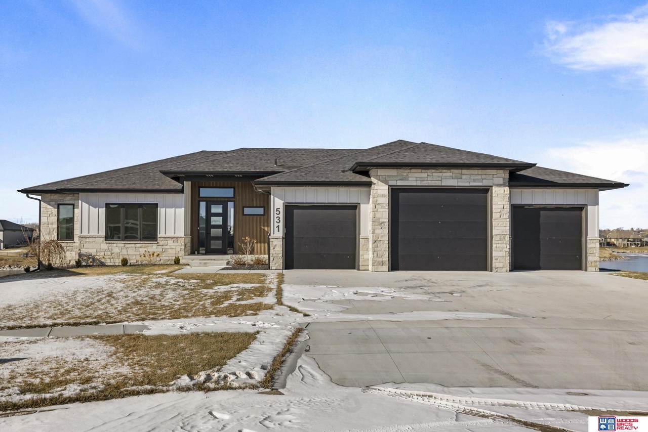 531 White Cap Bay - Photo 1
