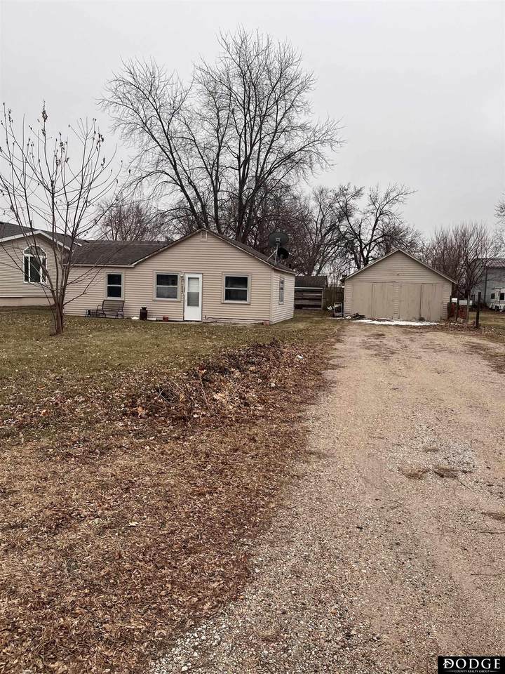 1435 Cuming Street - Photo 1
