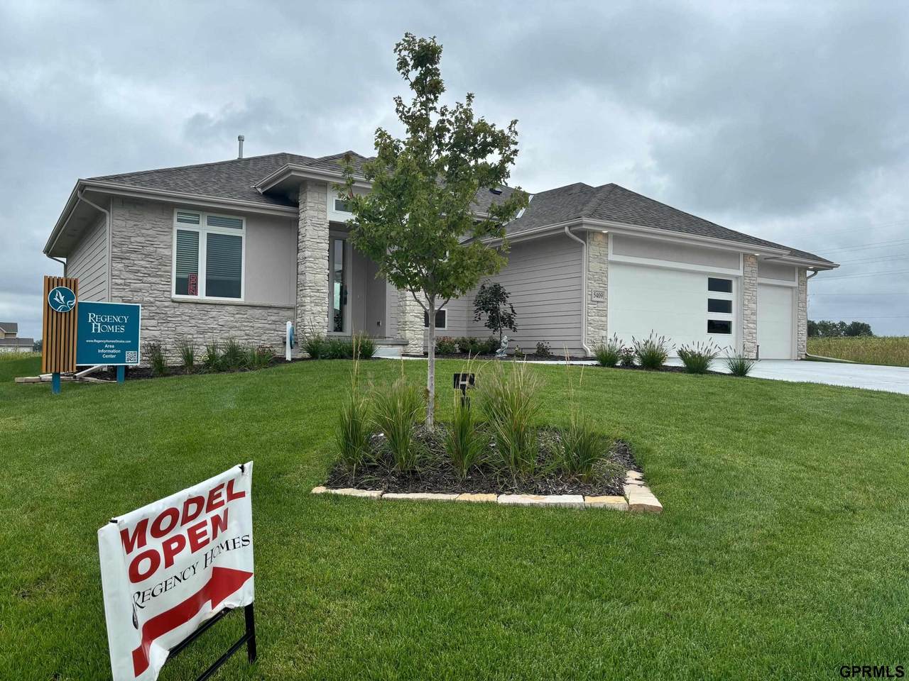 5409 191 Street - Photo 1