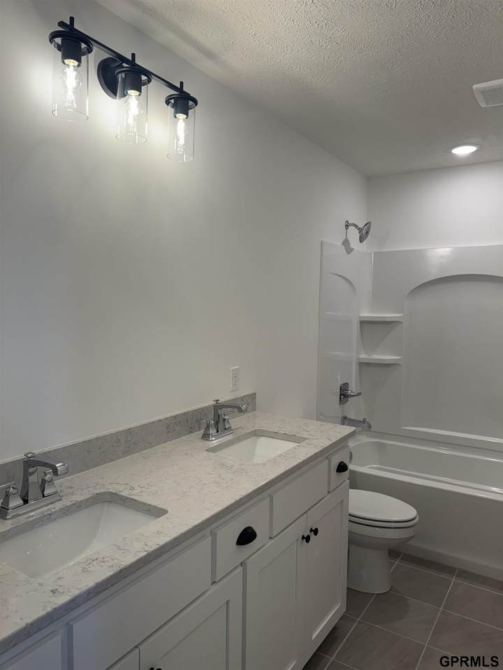 https://bt-photos.global.ssl.fastly.net/omaha/1280_boomver_2_22600406-19.jpg