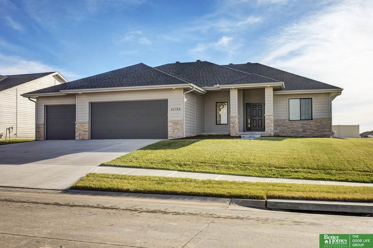 21155 Hartman Avenue - Photo 1