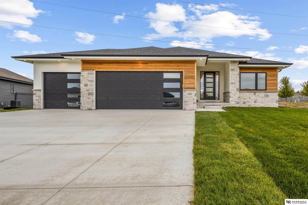 10005 180th Avenue Circle - Photo 1