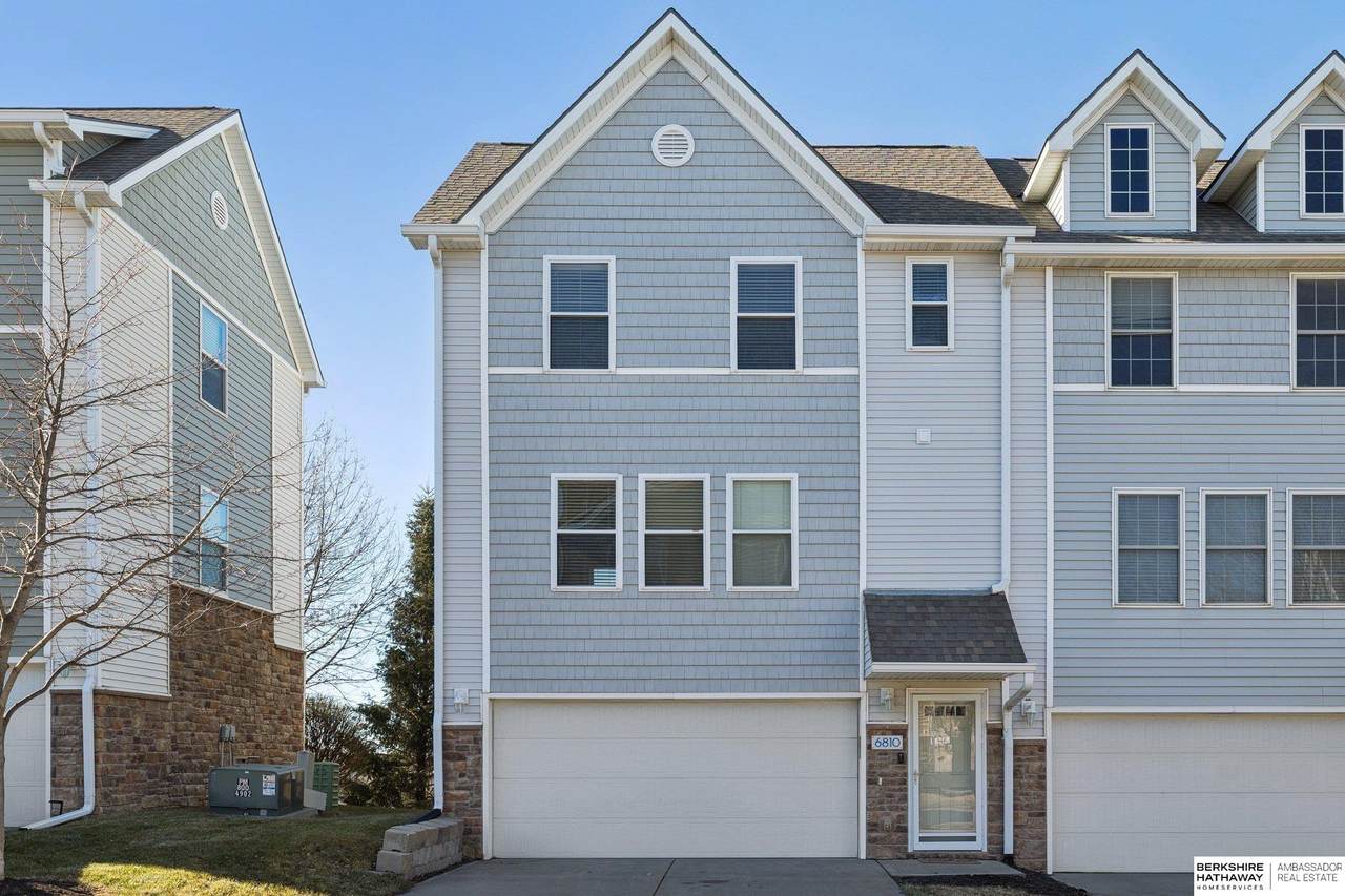 6810 182nd Court - Photo 1