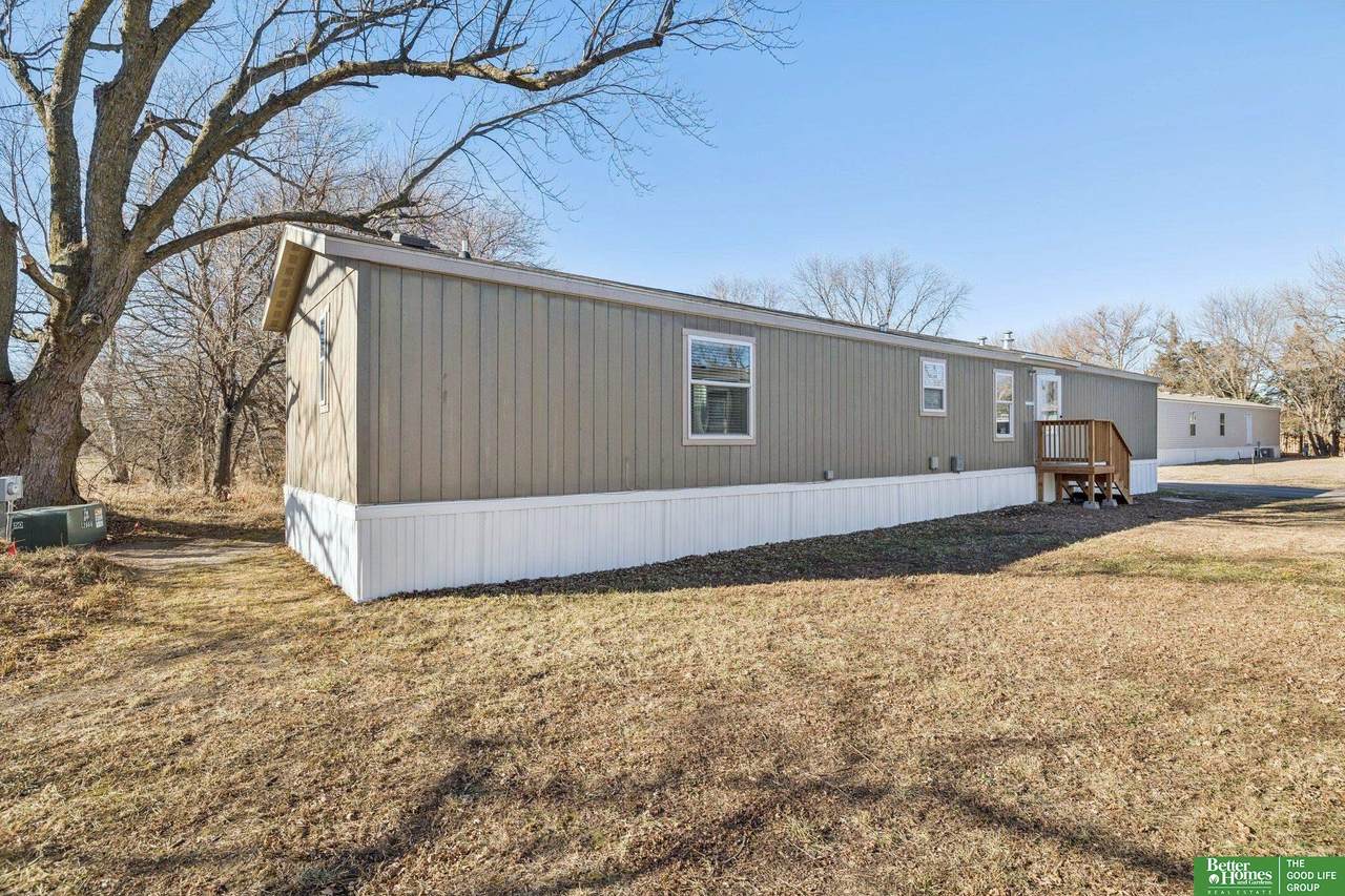 1075 8th Street - Photo 1