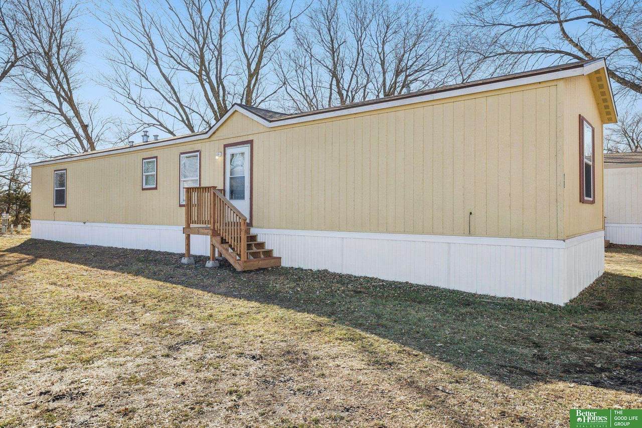 1075 8th Street - Photo 1