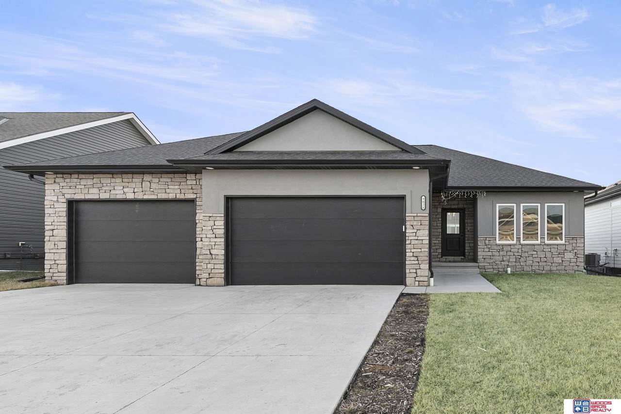 9028 Trader Drive - Photo 1