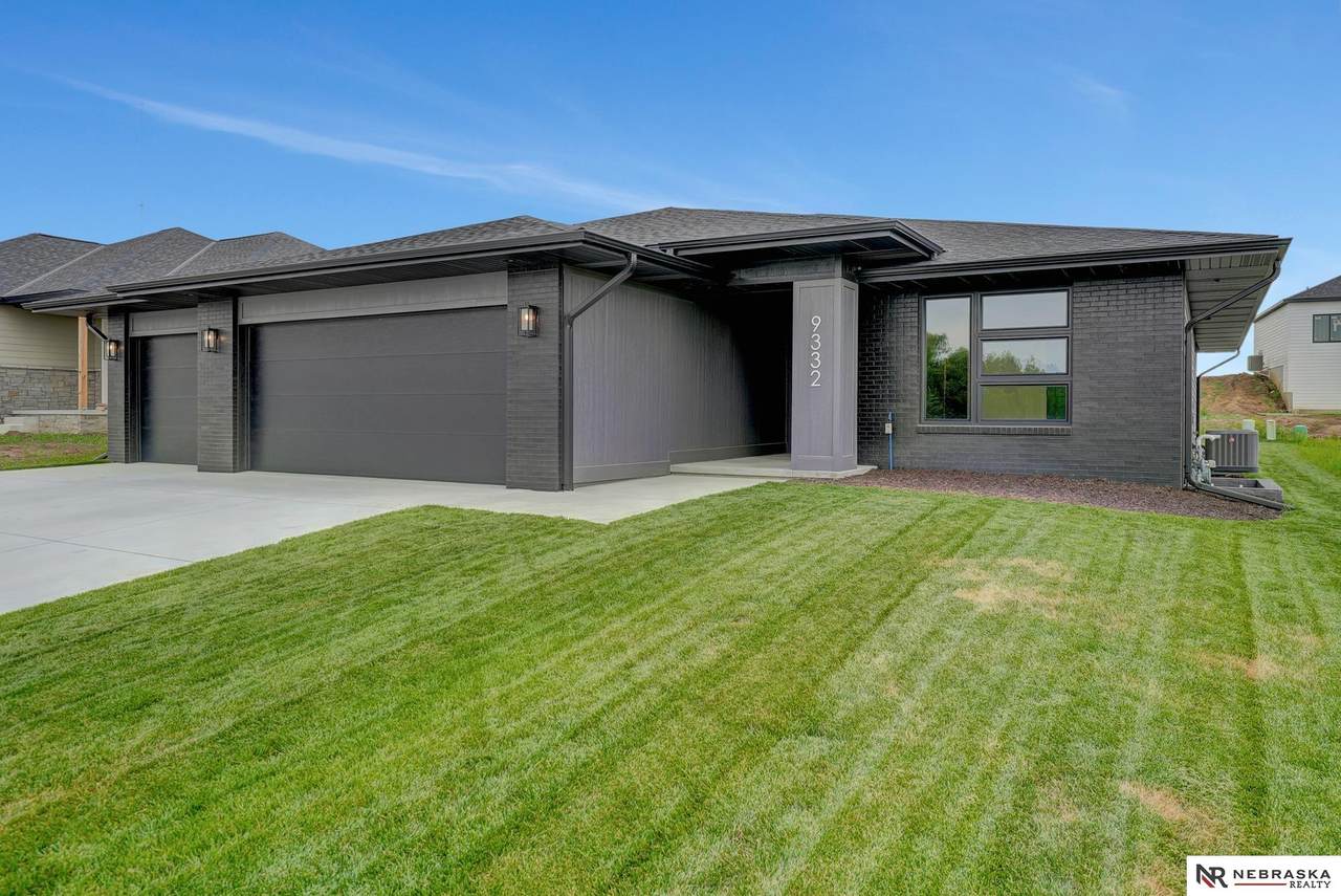 9332 86th Street - Photo 1