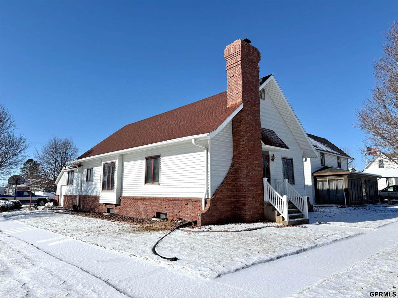 475 9th Avenue - Photo 1