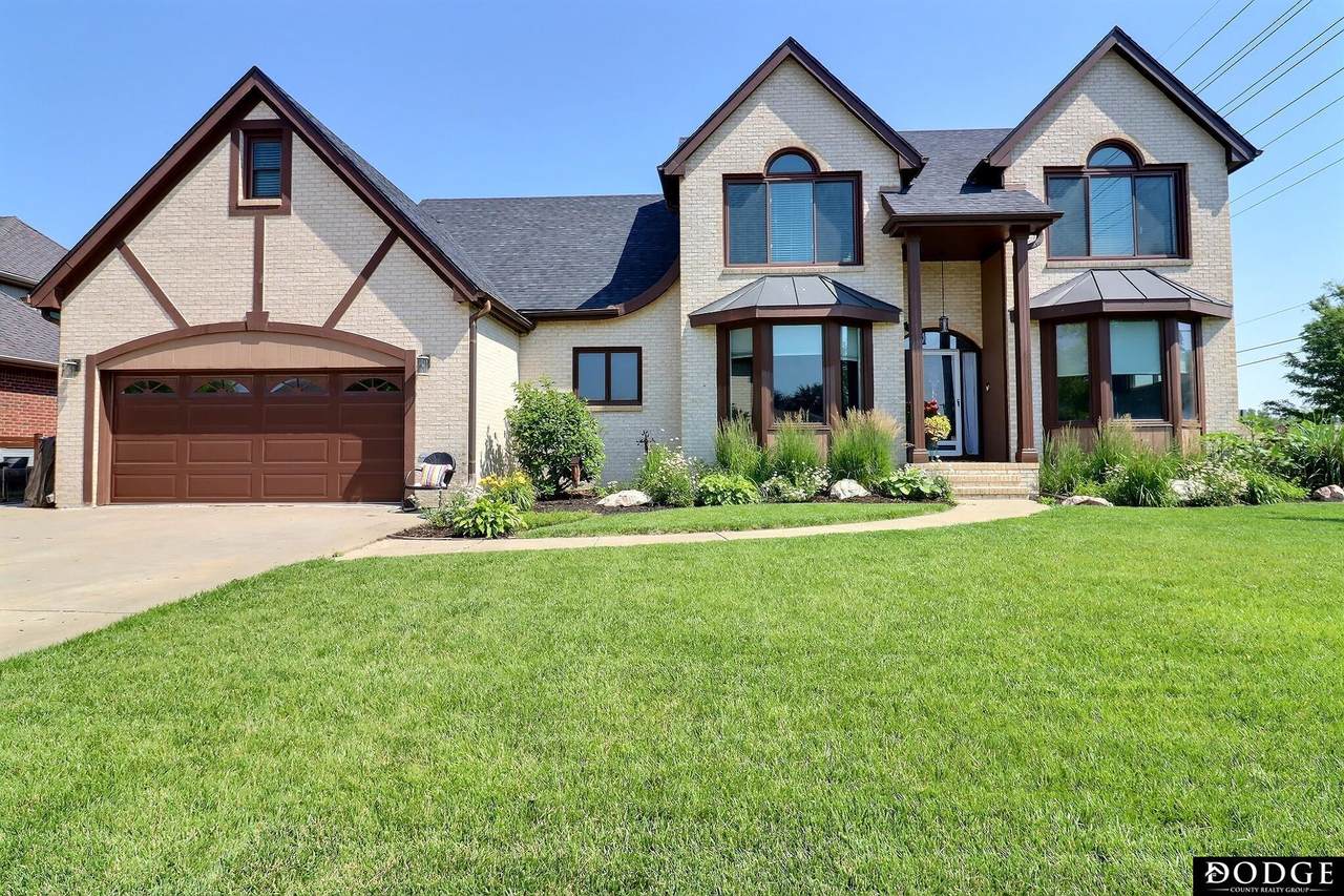 2534 Park Place Drive - Photo 1