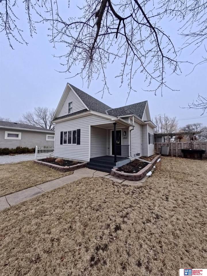 405 6th Street - Photo 1