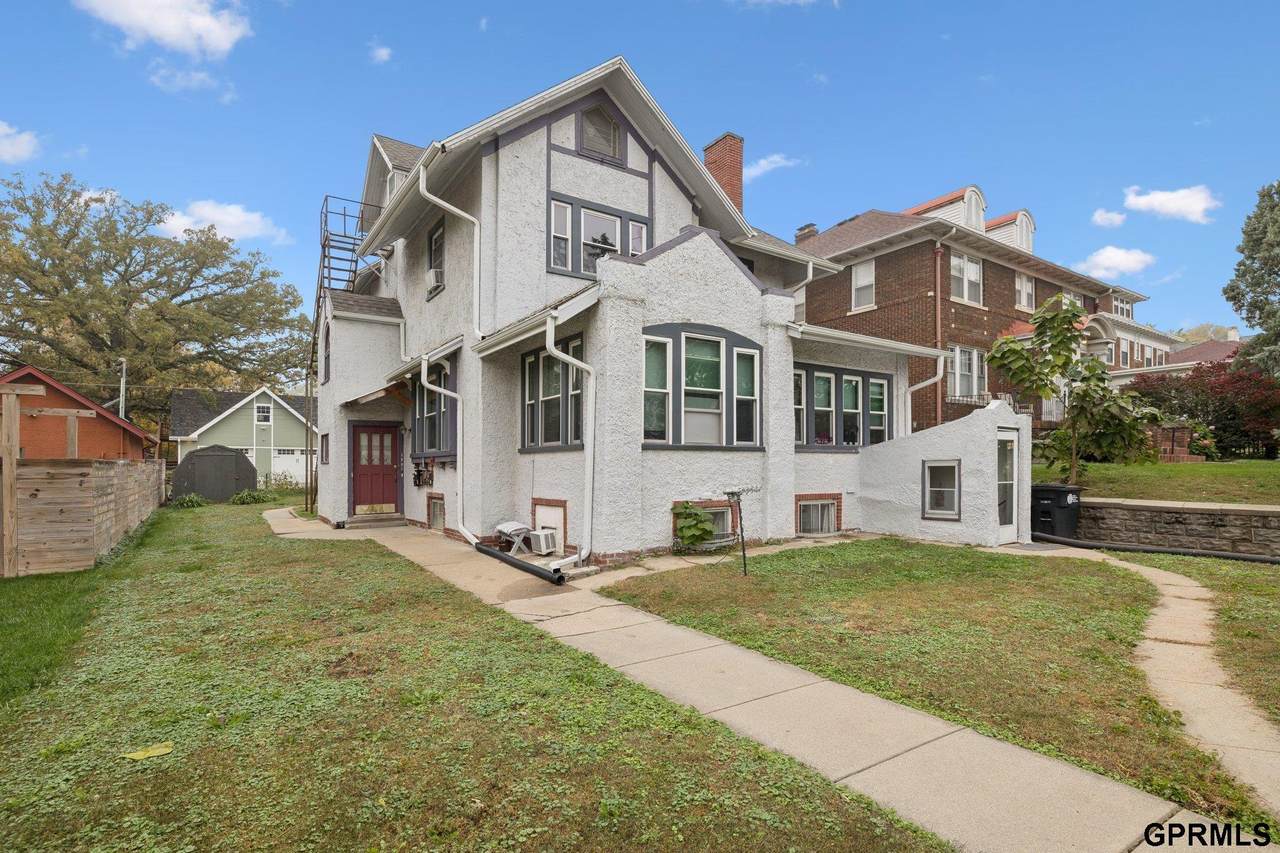 1738 32Nd Avenue - Photo 1