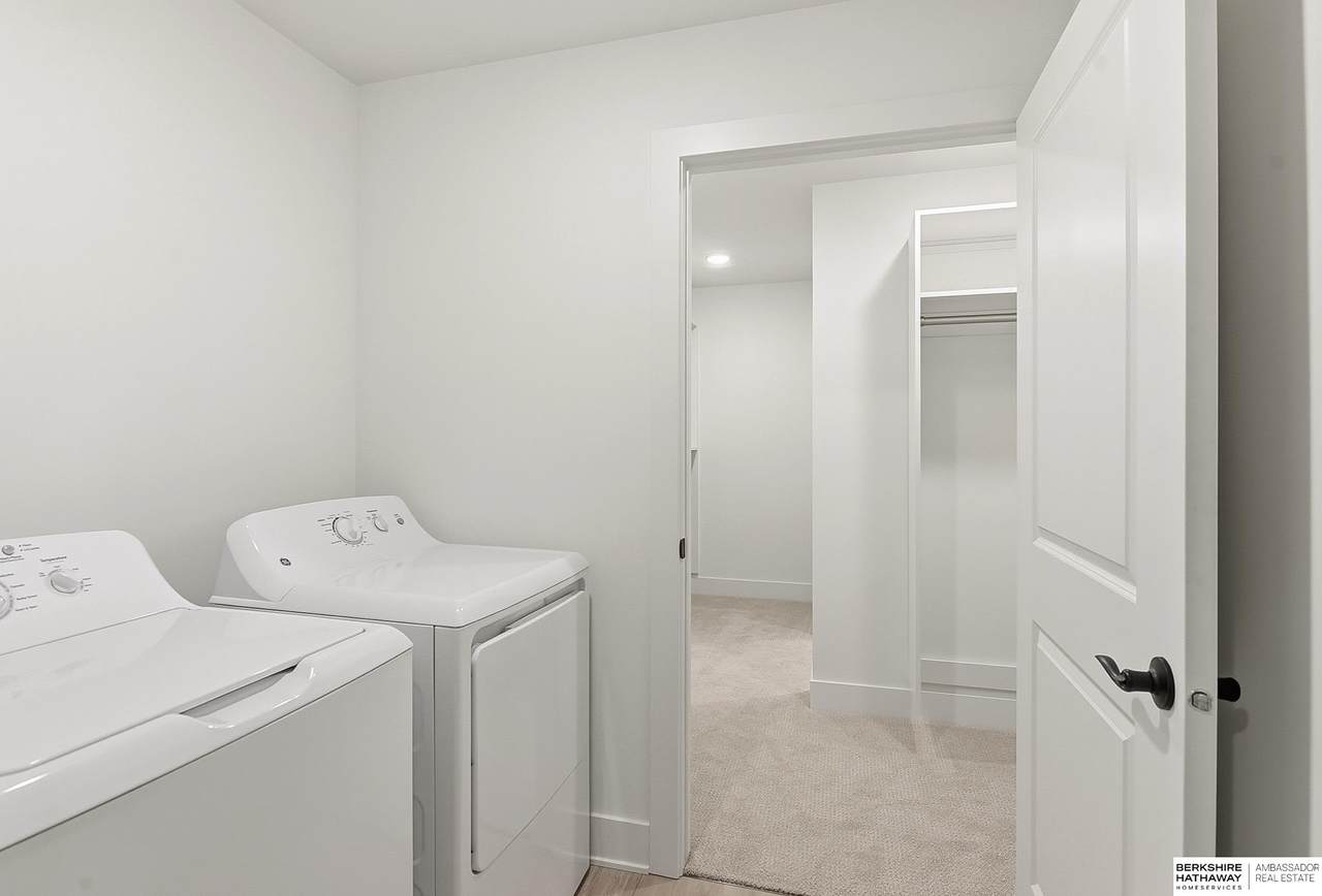 5031 199th Avenue - Photo 1