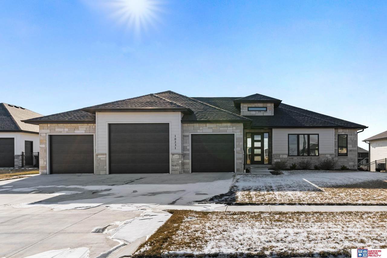 10231 Starlight Bay - Photo 1