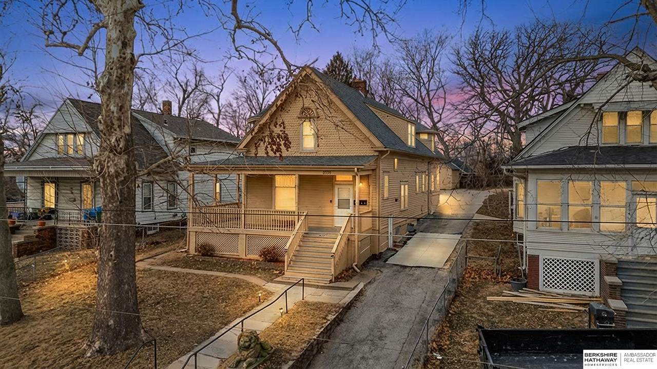 2526 10th Street - Photo 1