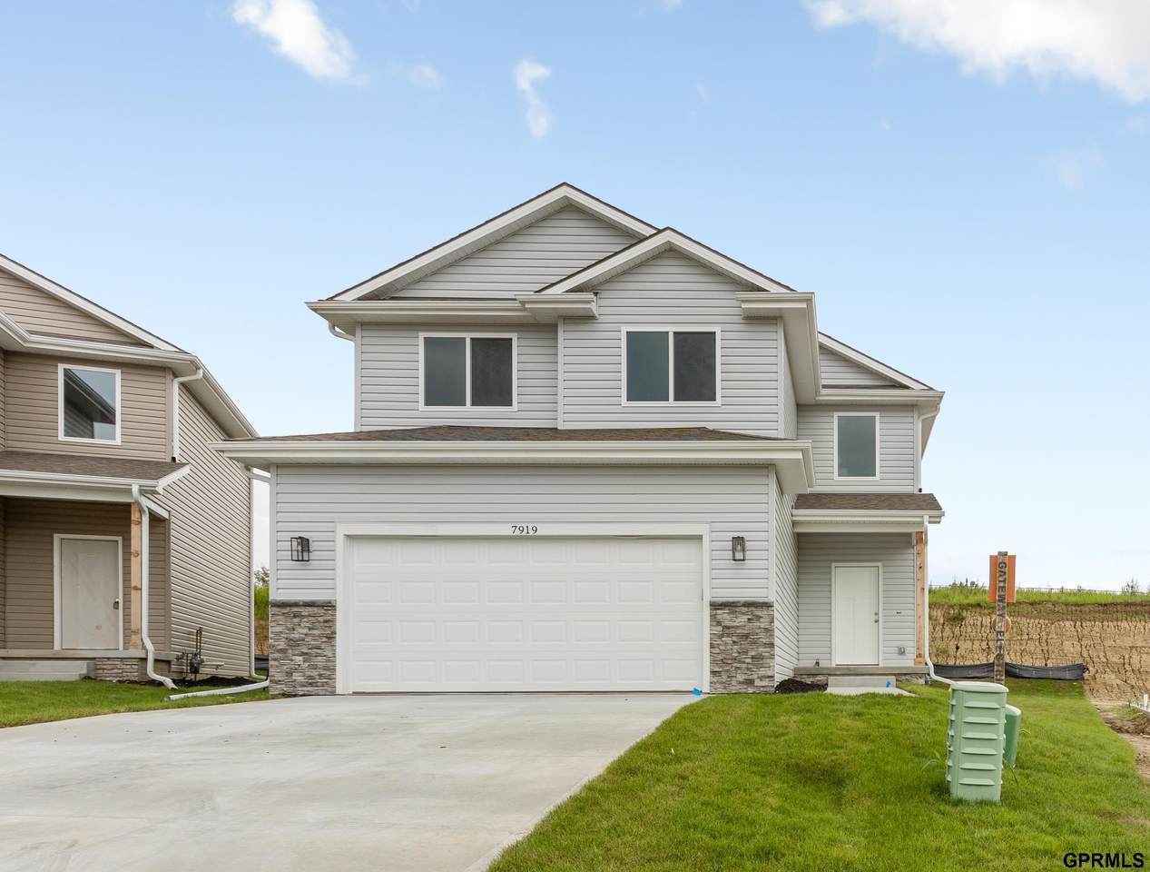 9305 Reynolds Street - Photo 1