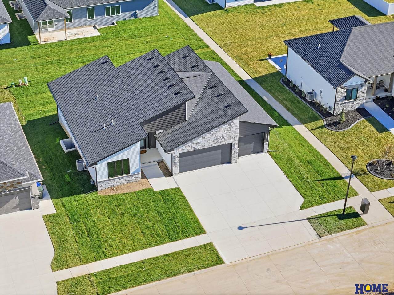 604 106th Street - Photo 1