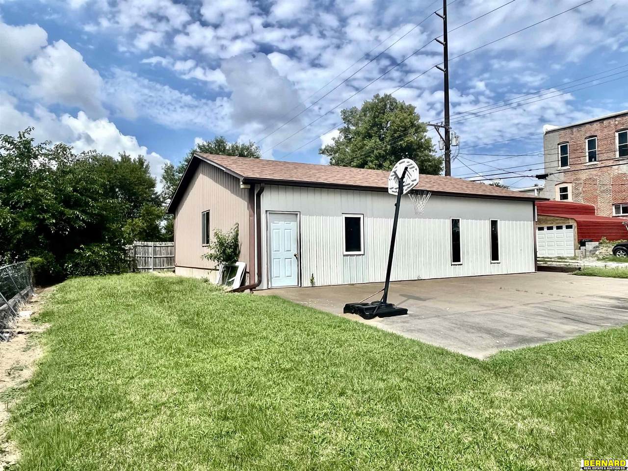 1514 19th Street - Photo 1