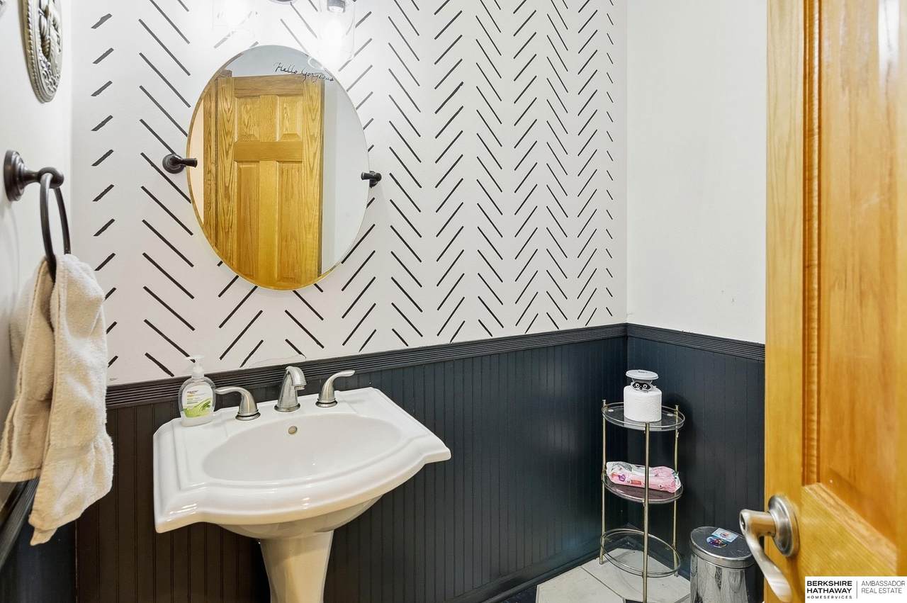 111 Shoreline Drive - Photo 1