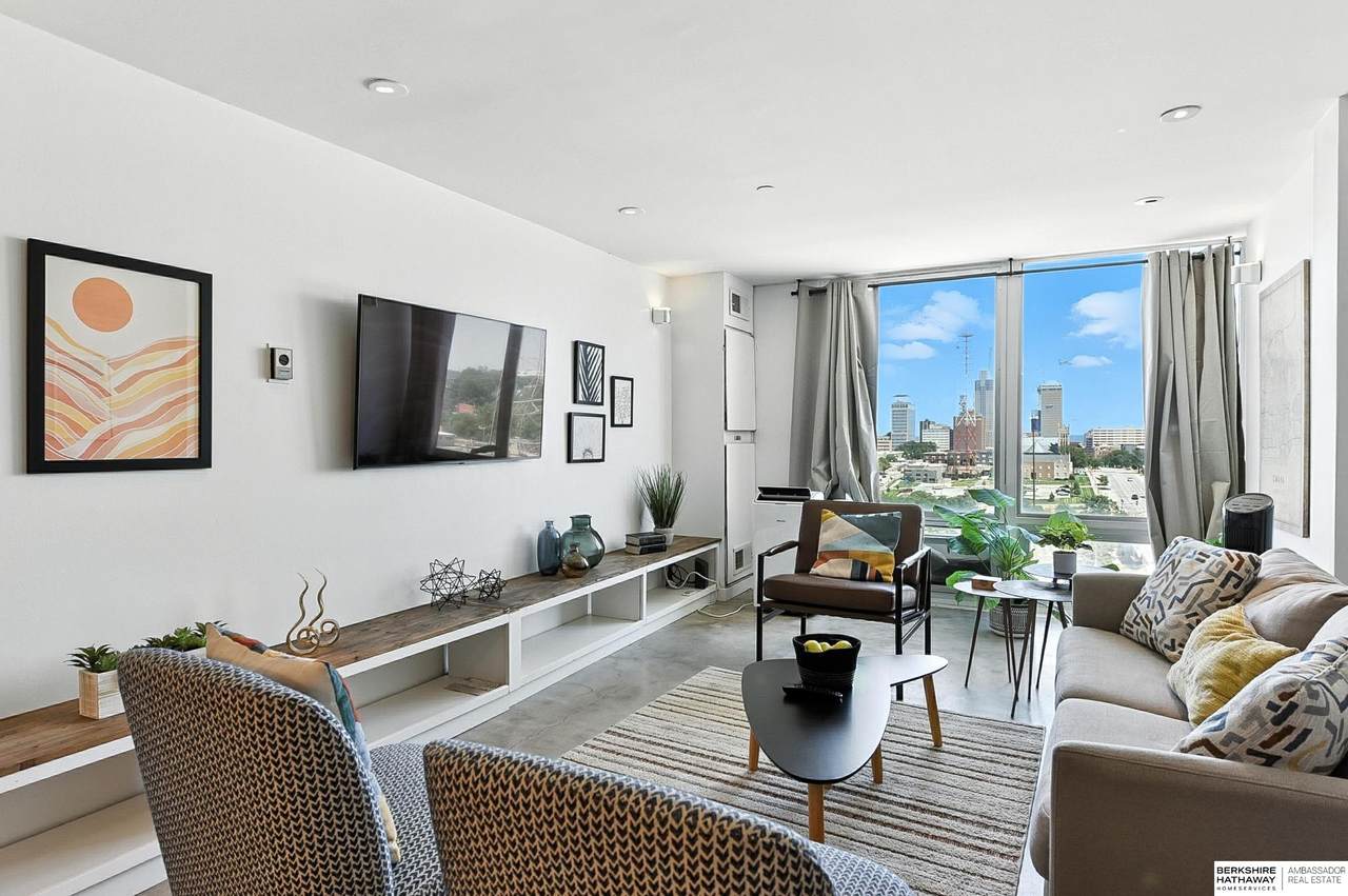 3000 Farnam Street - Photo 1