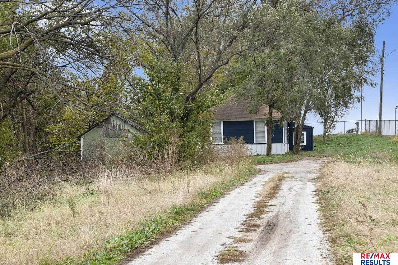 902 Louie Lane - Photo 1