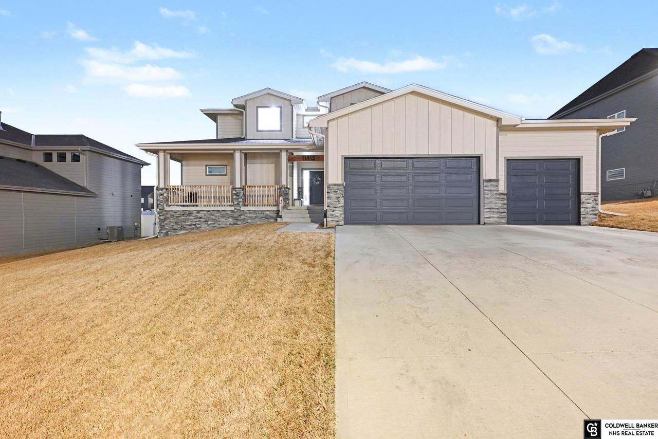 11915 109th Street - Photo 1