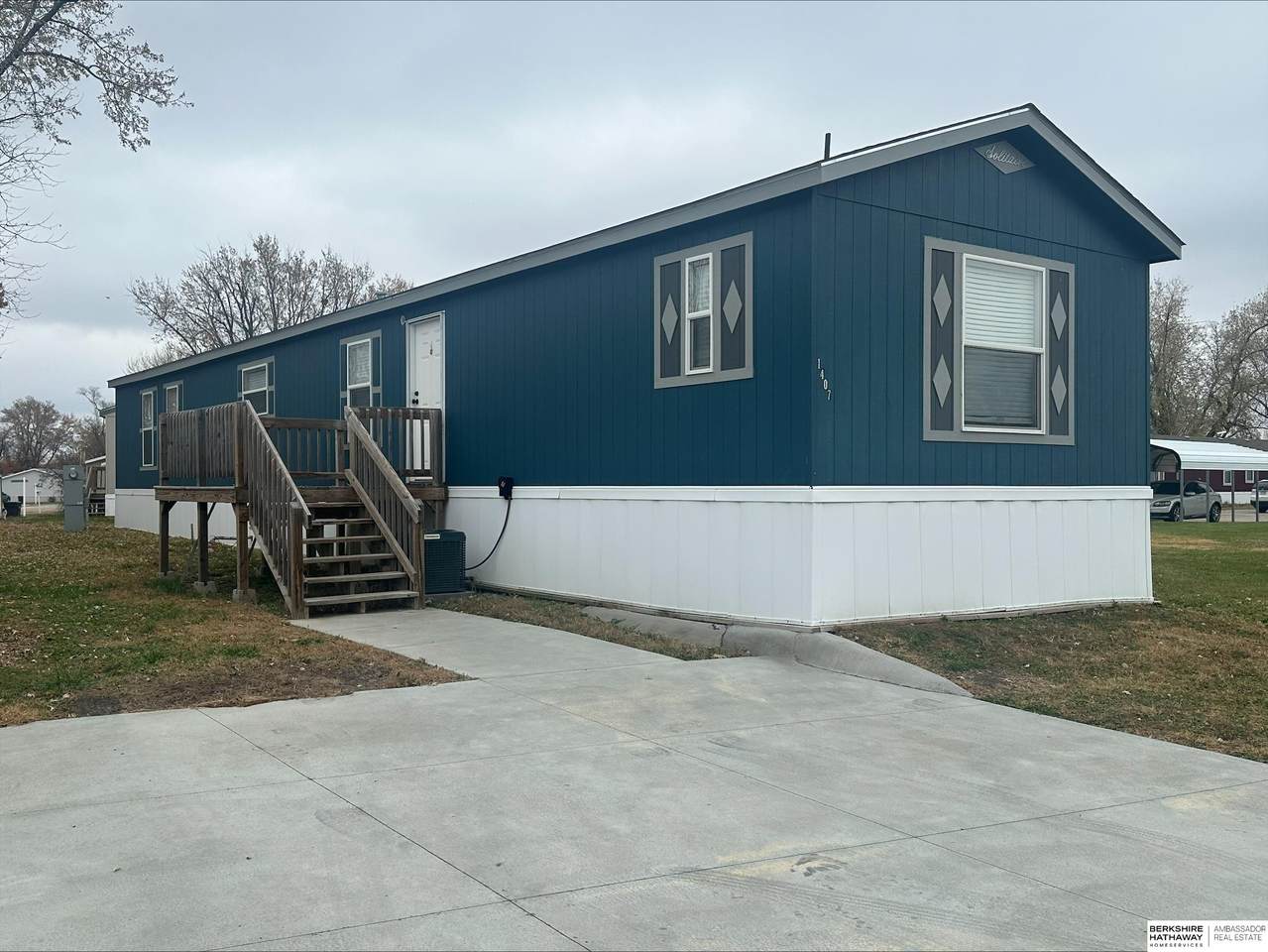 1407 Commodore Boulevard - Photo 1
