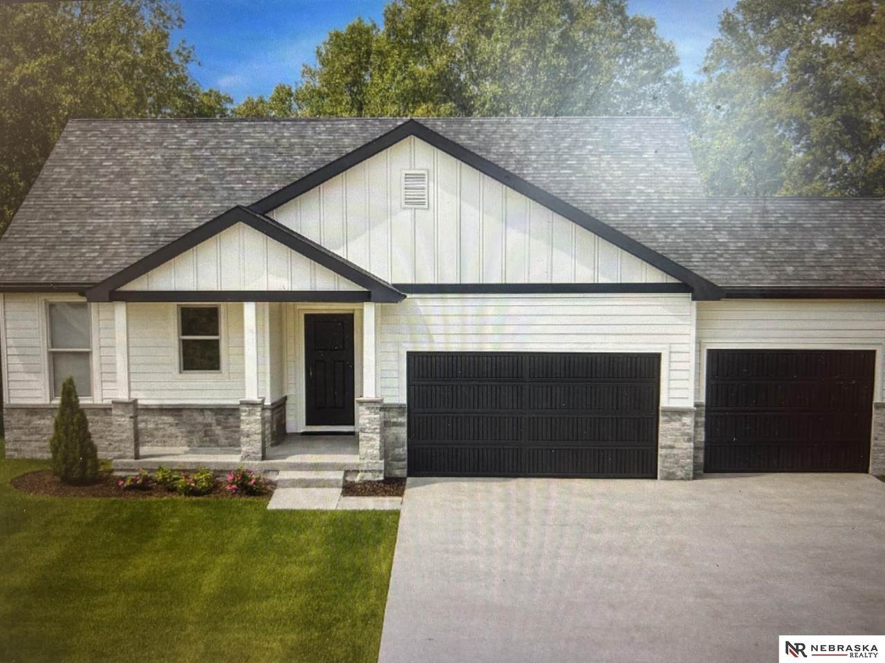 860 Sycamore Drive - Photo 1