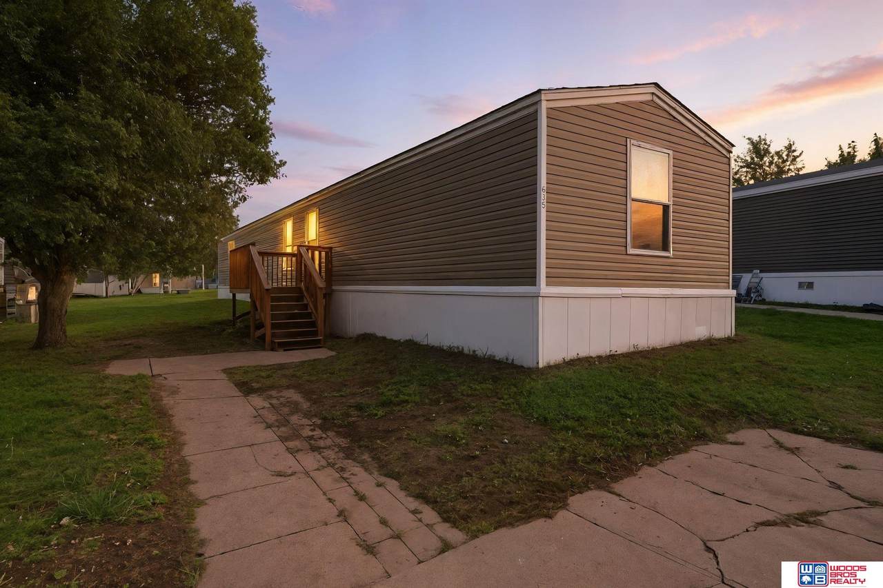 635 Fairfield Street - Photo 1