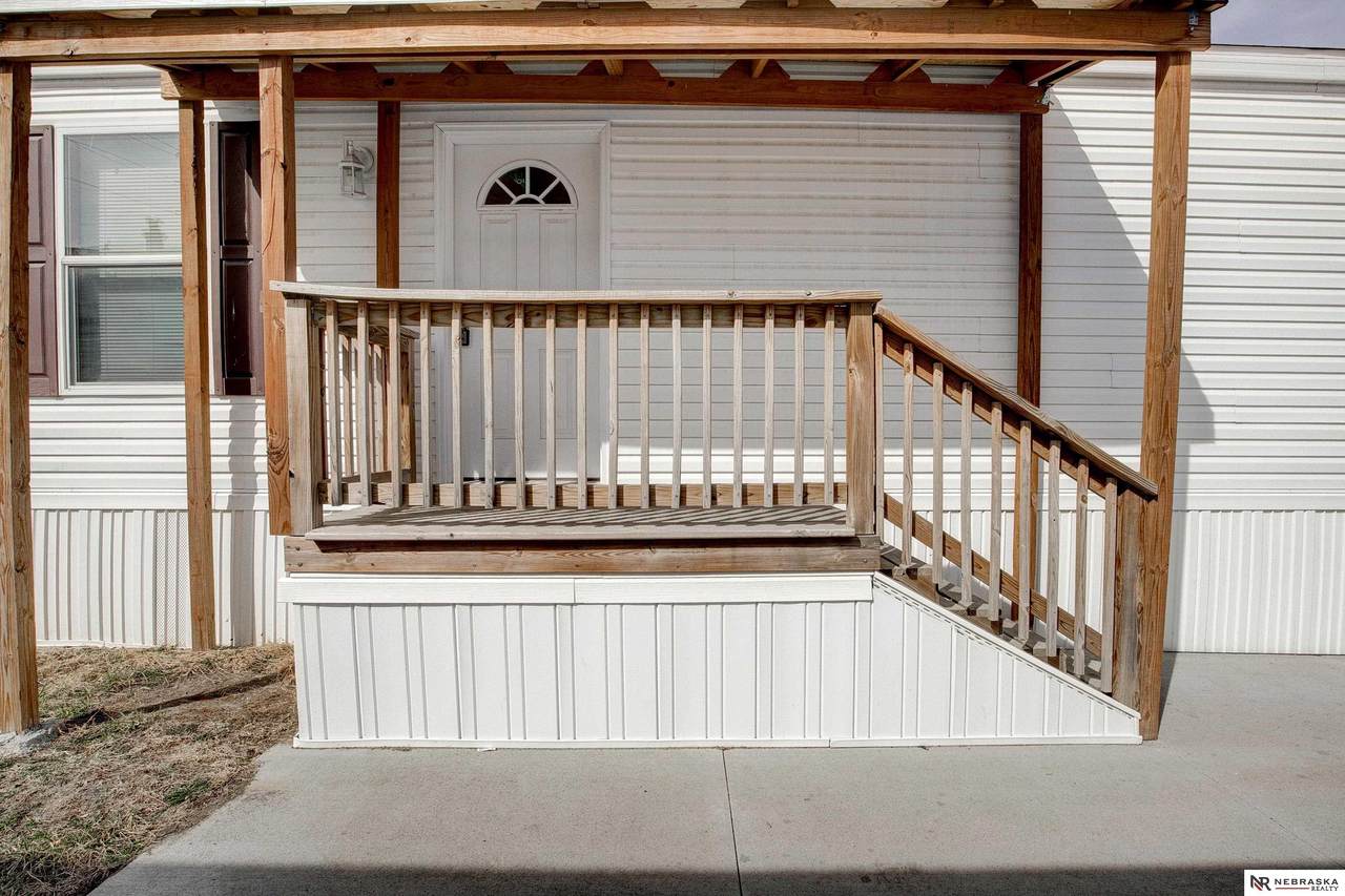5702 16 Street - Photo 1