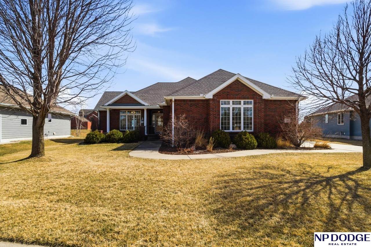 1682 Deer Run - Photo 1