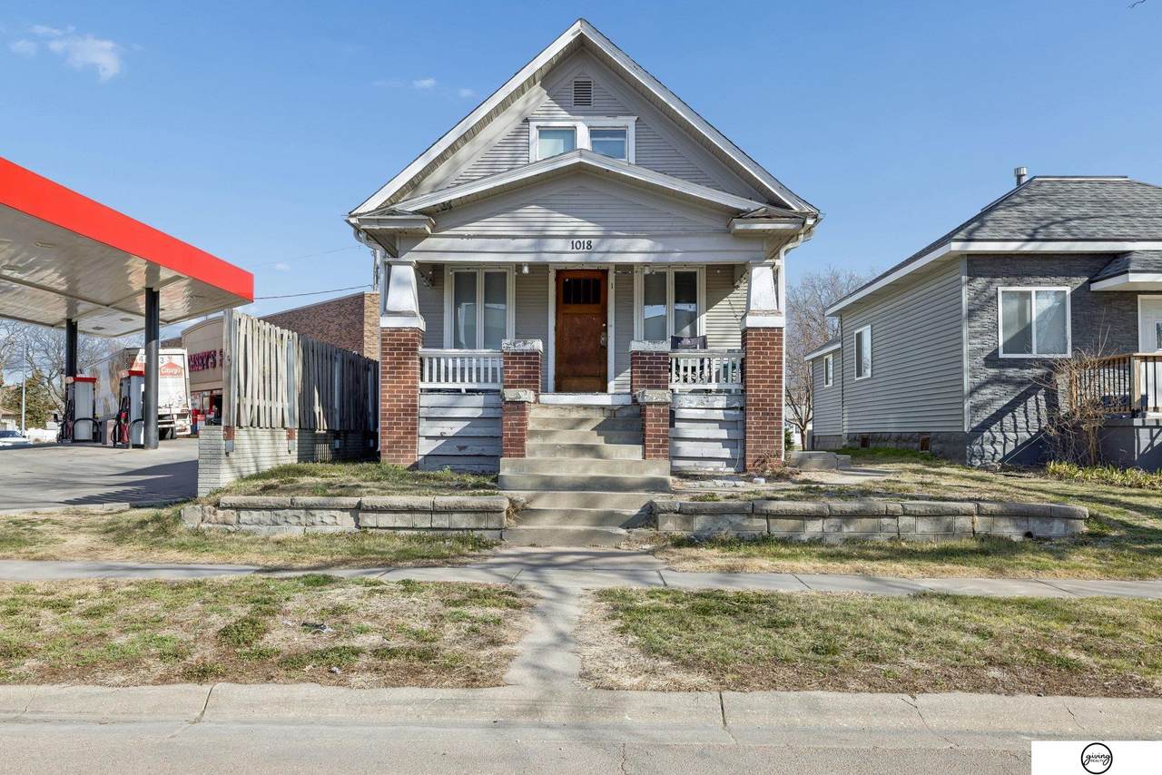 1018 Charleston Street - Photo 1