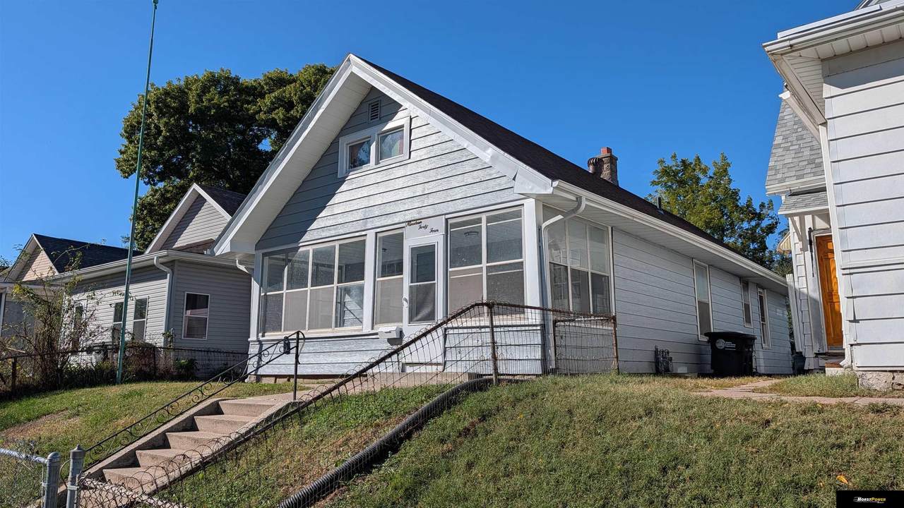 1944 11 Street - Photo 1
