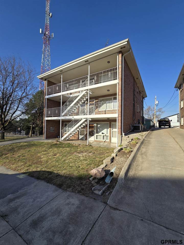 3255 12 Street - Photo 1