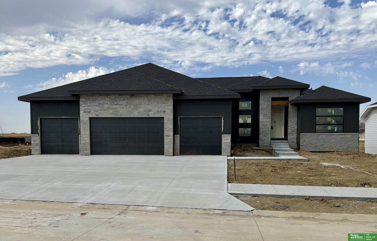 21416 Morning View Drive - Photo 1
