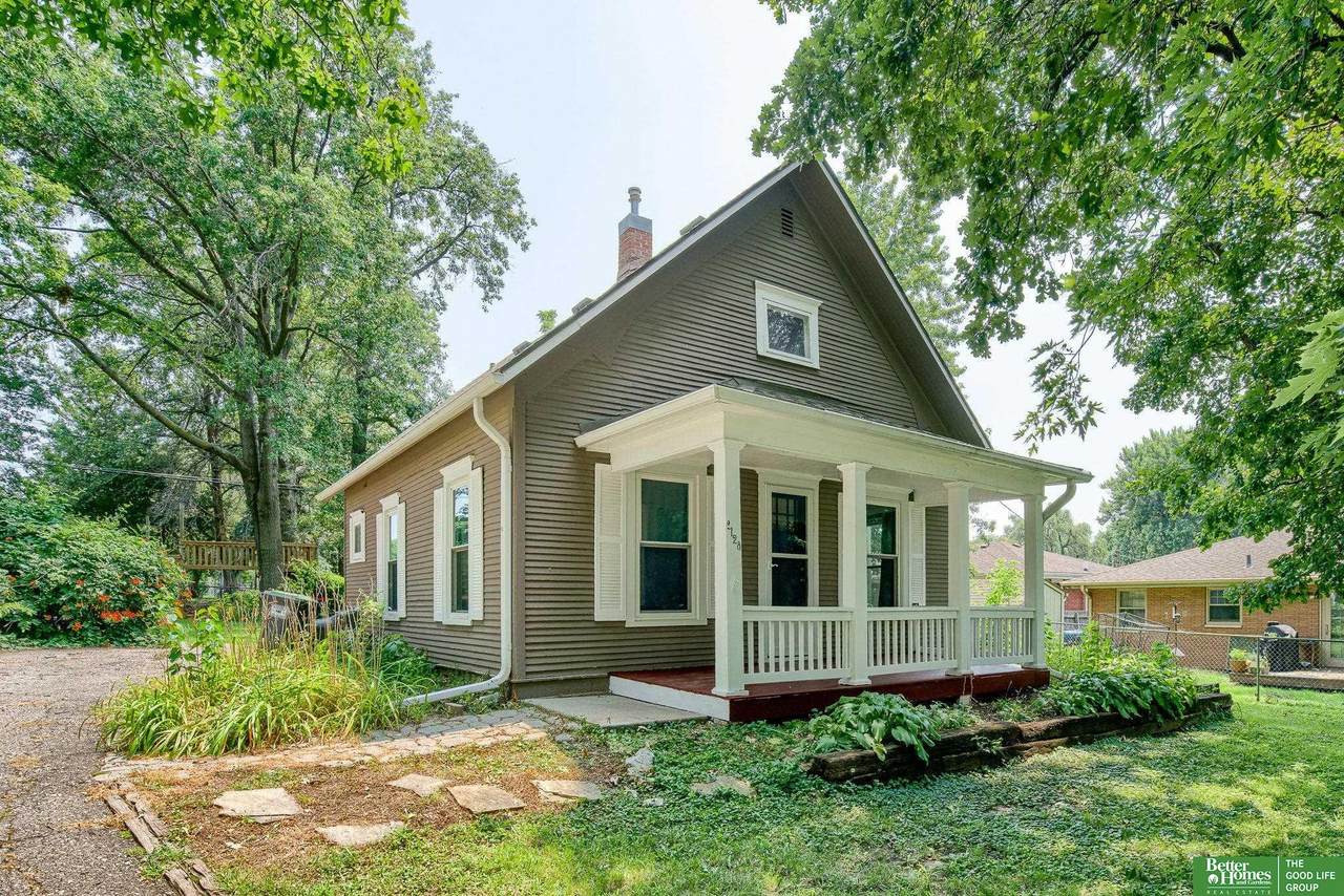 2128 62 Street - Photo 1