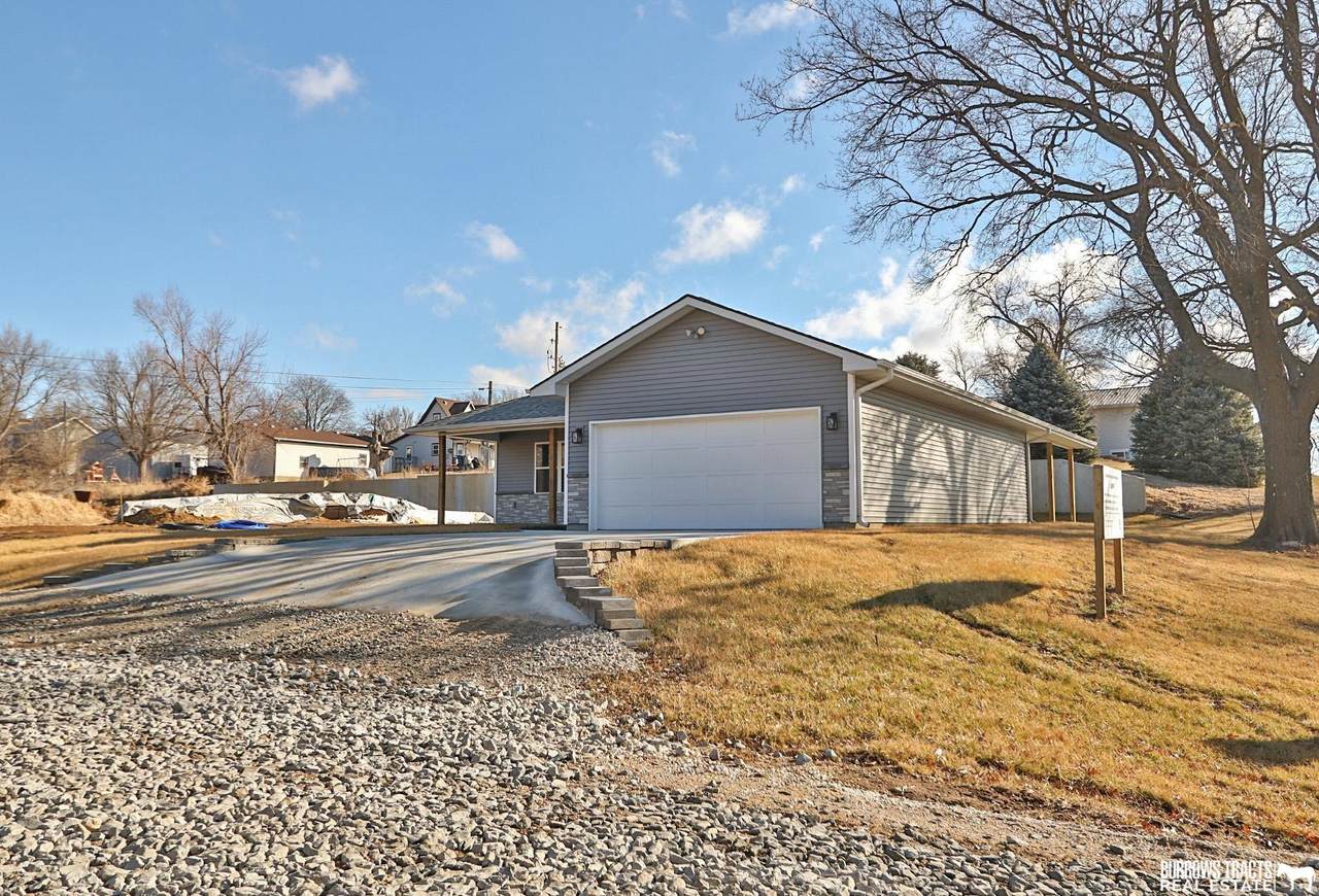 320 Tecumseh Street - Photo 1