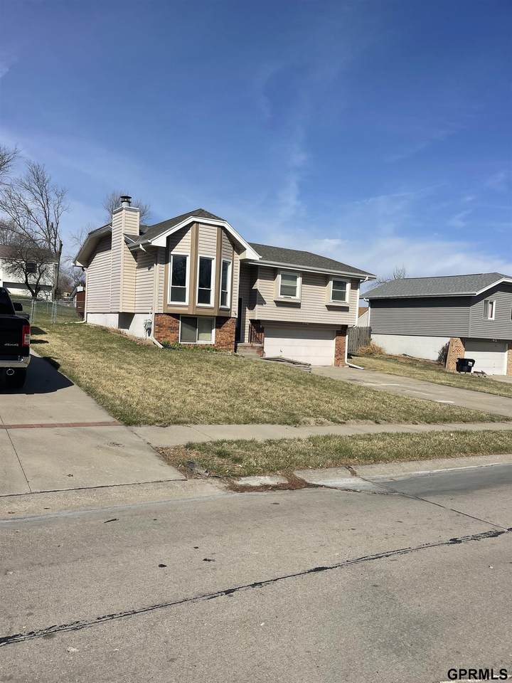 406 Laredo Road - Photo 1