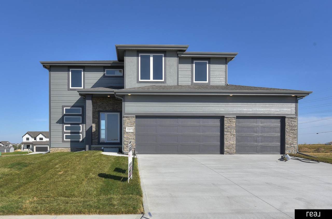 5357 N 191st Street - Photo 1