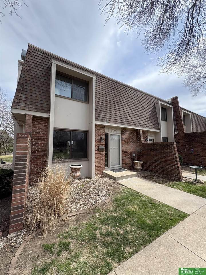 5624 92 Plaza - Photo 1