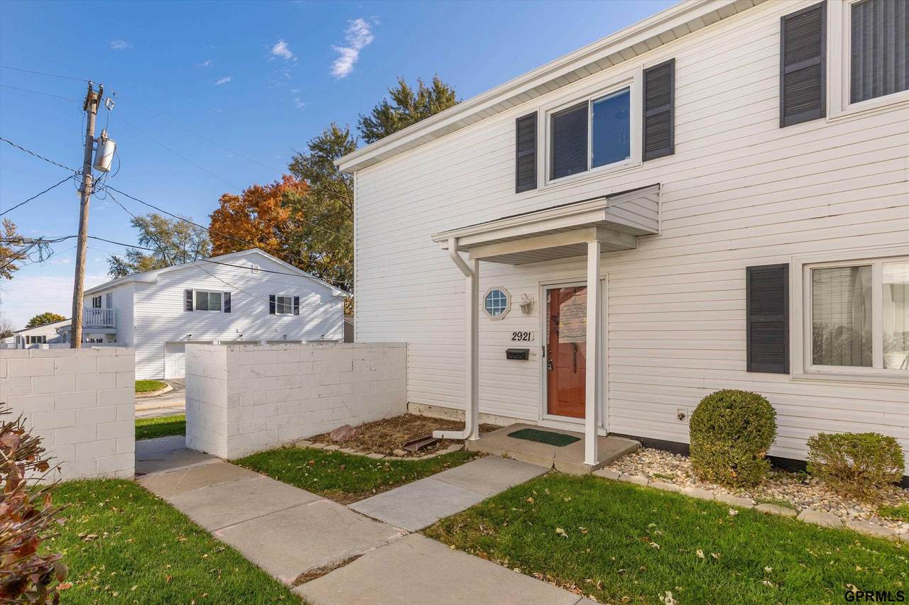 2921 122 Street - Photo 1