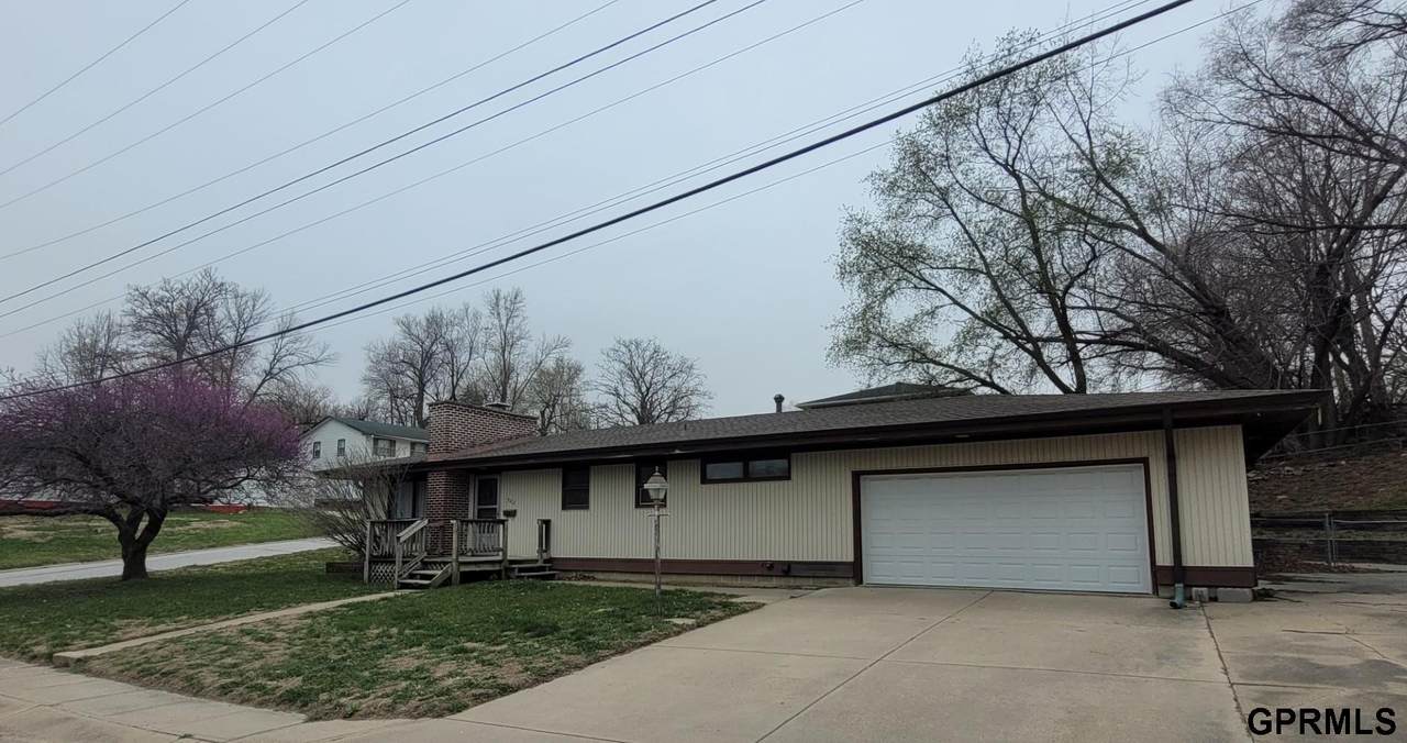 502 22nd Street - Photo 1