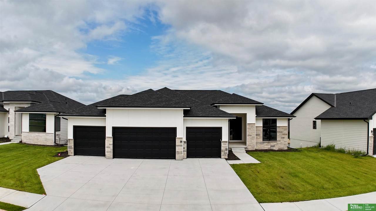 5504 212th Avenue - Photo 1