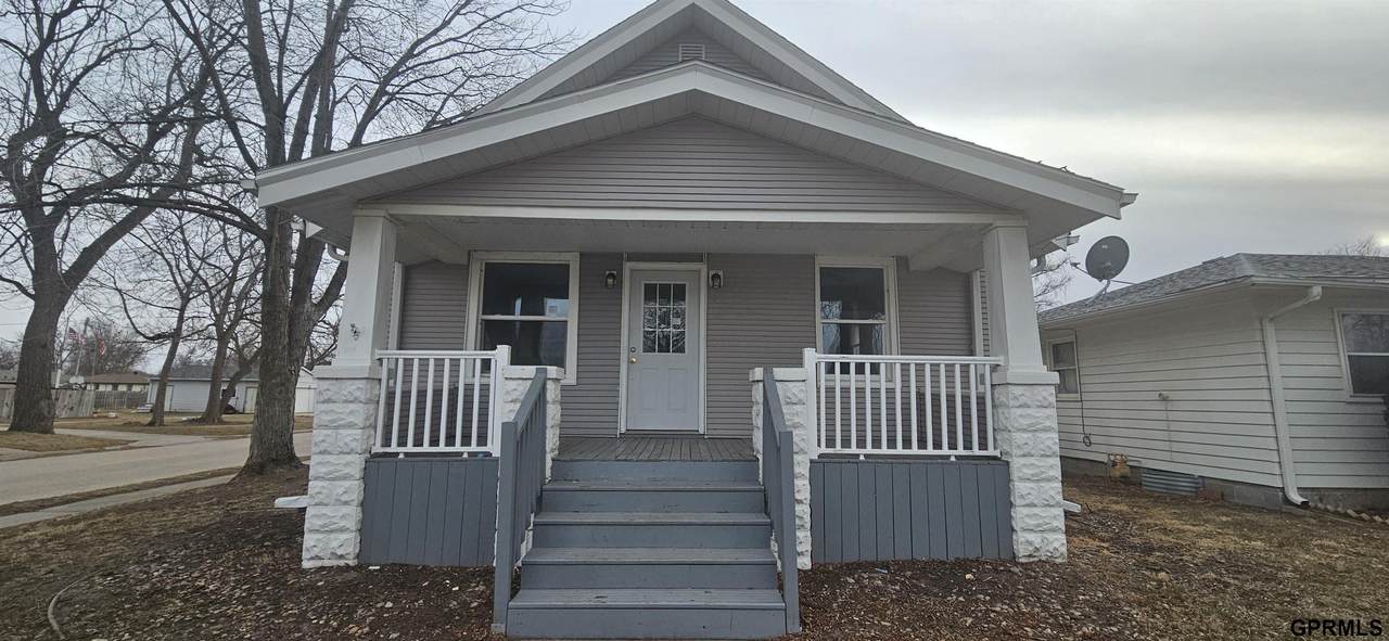 1555 1 Street - Photo 1