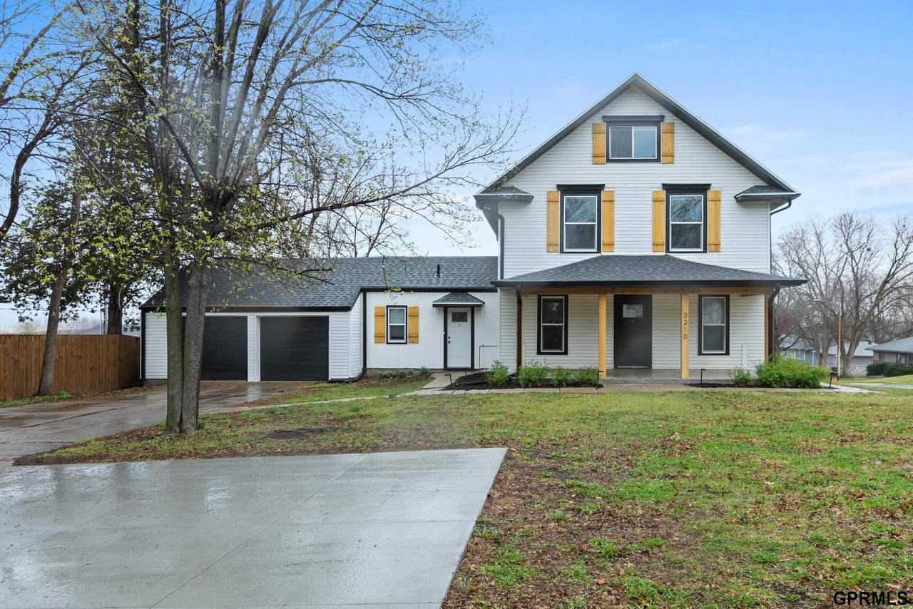 3210 48th Street - Photo 1