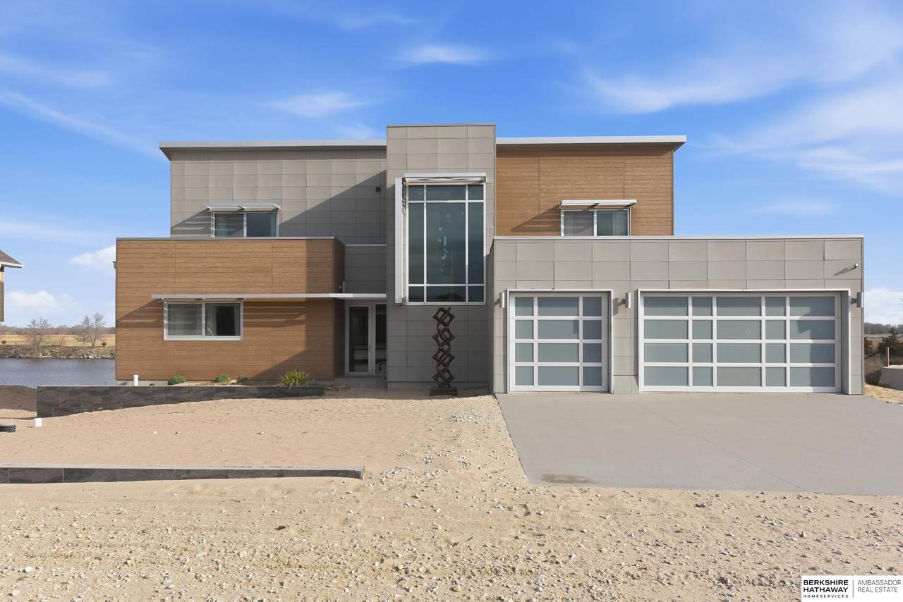 1007 Shore Drive - Photo 1