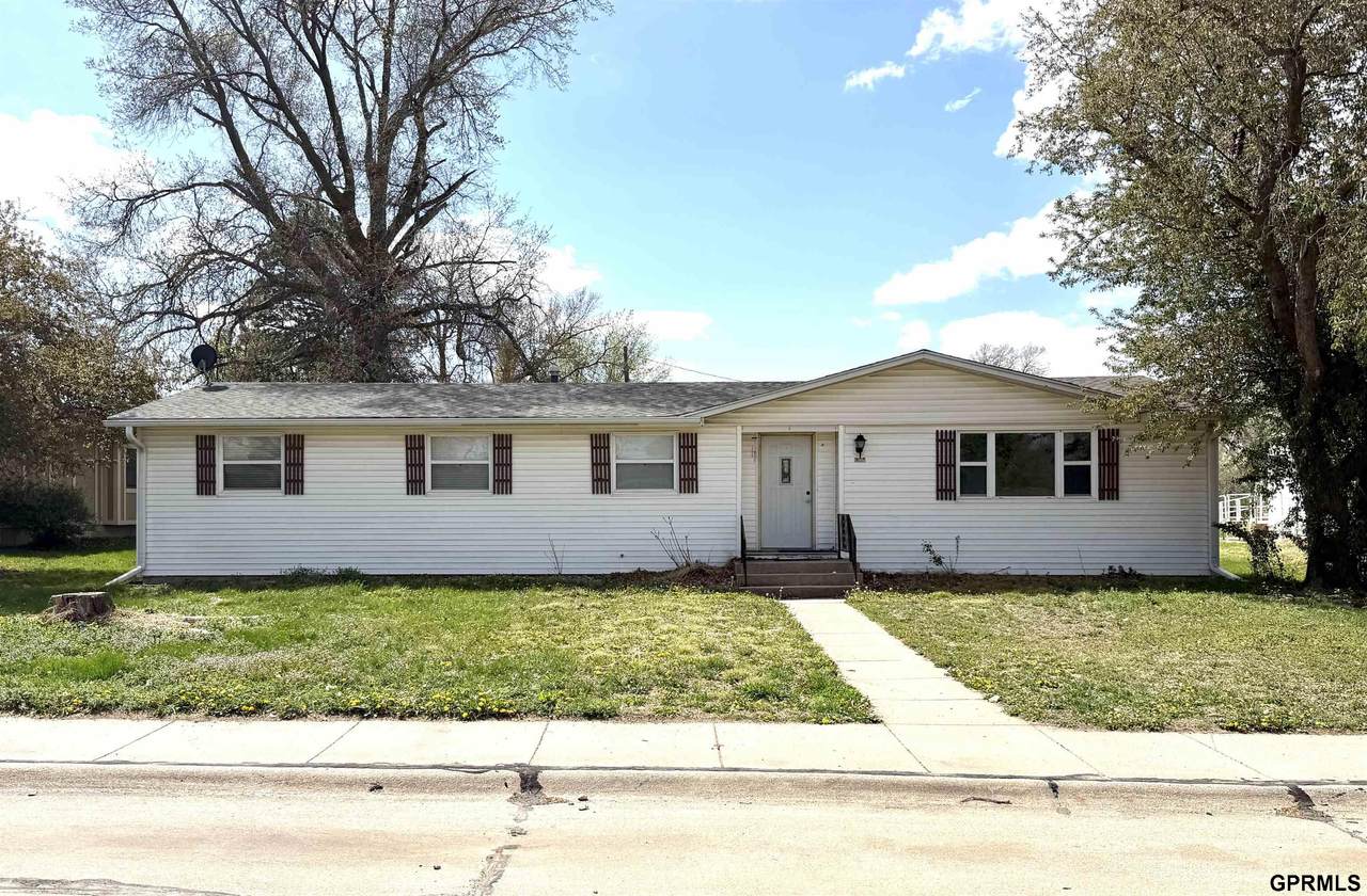 305 Maple Street - Photo 1