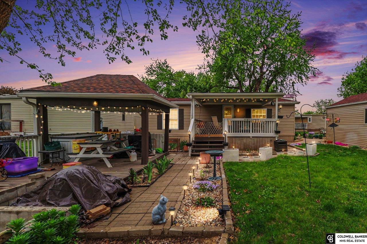 12803 Aurora Plaza - Photo 1
